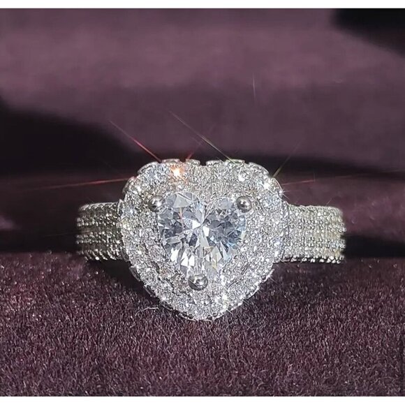 925 Sterling Silver Heart-Shaped Ring - Picture 4 of 5